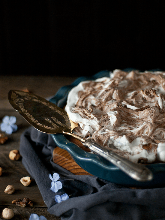 Tarta de nutella y merengue