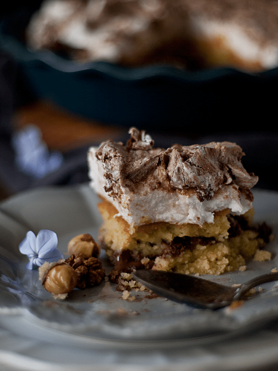 Tarta de nutella y merengue Tarta de nutella y merengue