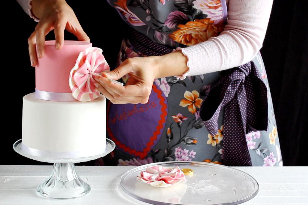 10 Tarta fndant con Escarapela