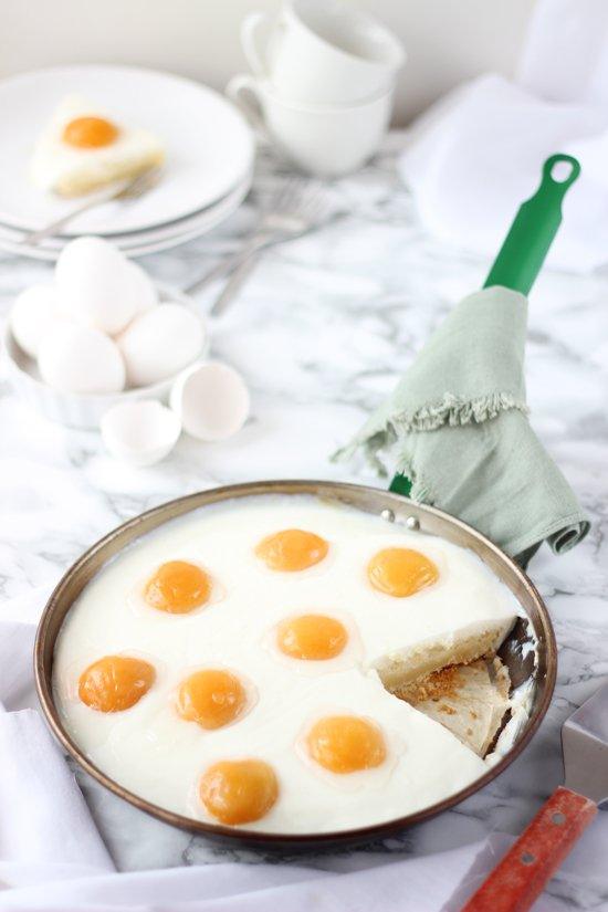 Pastel huevos fritos2