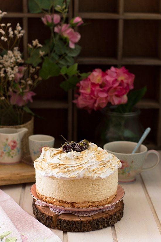 Tarta de limón con merengue crujiente Tarta de limón con merengue crujiente