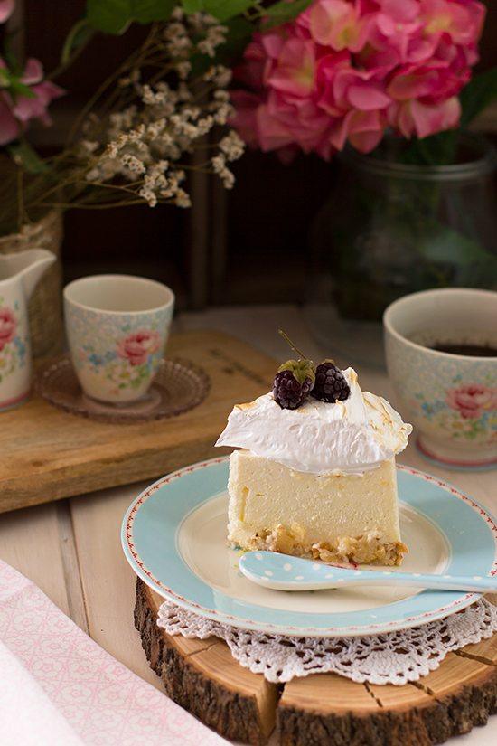 Tarta de limón con merengue crujiente Tarta de limón con merengue crujiente