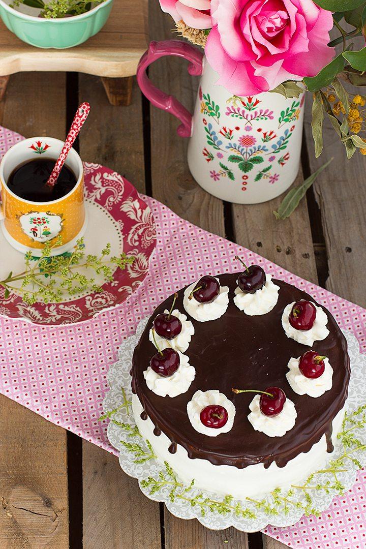 Tarta sin gluten de almendra coco y chocolate Tarta sin gluten de almendra coco y chocolate