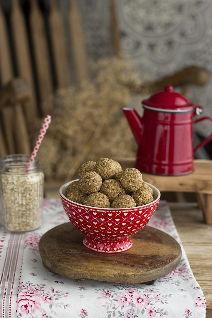Bolitas energéticas de manzana y avena Bolitas energéticas de manzana y avena