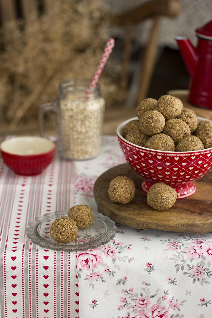 Bolitas energéticas de manzana y avena Bolitas energéticas de manzana y avena
