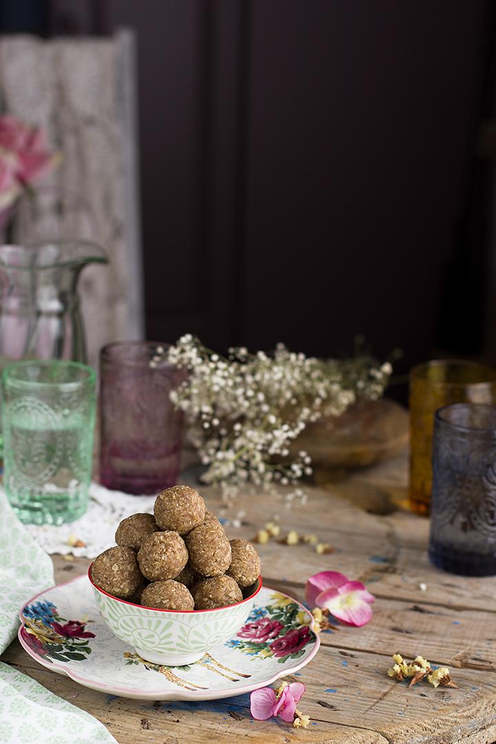 Bolitas energéticas de Almendra y Coco Receta fácil y sana Bolitas energéticas de Almendra y Coco Receta fácil y sana