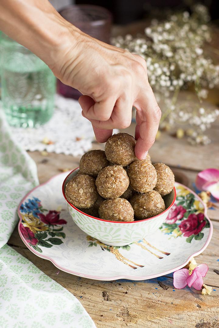 Bolitas energéticas de Almendra y Coco Receta fácil y sana Bolitas energéticas de Almendra y Coco Receta fácil y sana