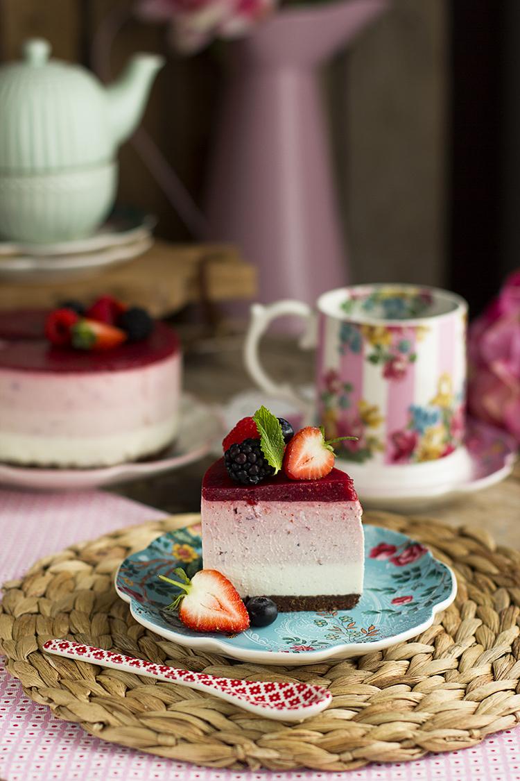 Cheesecake de Frutos Rojos Saludable fácil y rica Cheesecake de Frutos Rojos Saludable fácil y rica