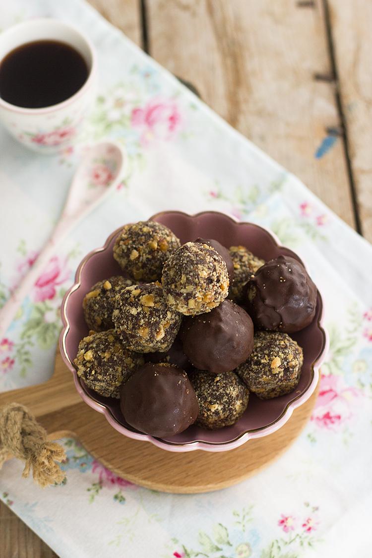 Ferrero Rocher saludable con solo 4 ingredientes super fácil Ferrero Rocher saludable con solo 4 ingredientes super fácil