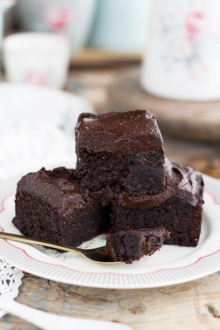 Brownie de Aguacate y coco con nutella casera receta fácil Brownie de Aguacate y coco con nutella casera receta fácil