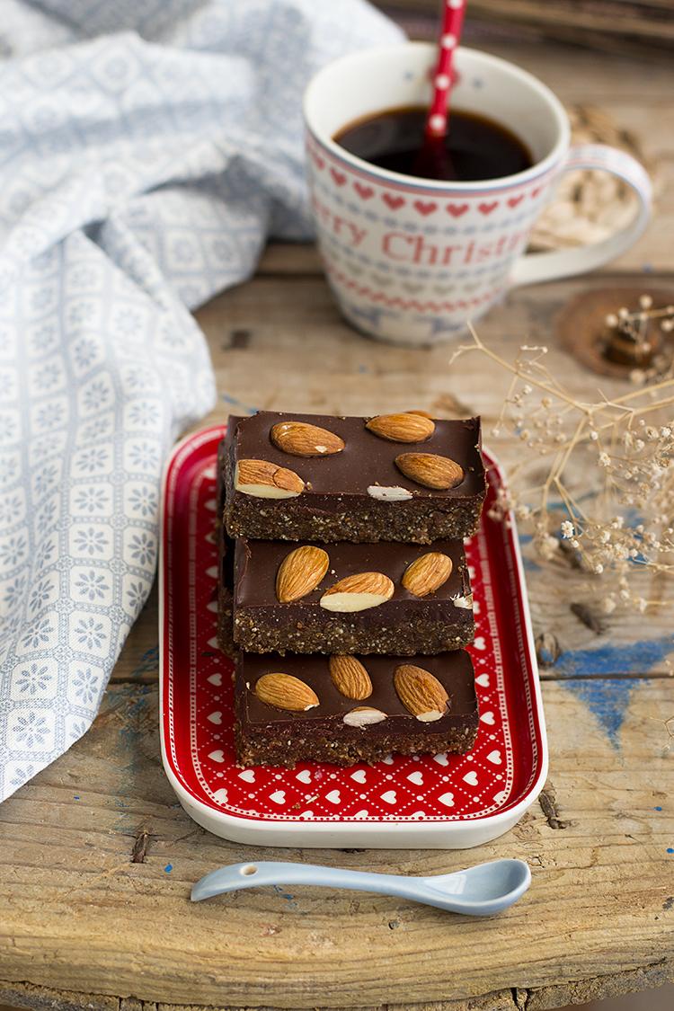 Turrón saludable de frutos secos y chocolate la mejor opción navideña Turrón saludable de frutos secos y chocolate la mejor opción navideña