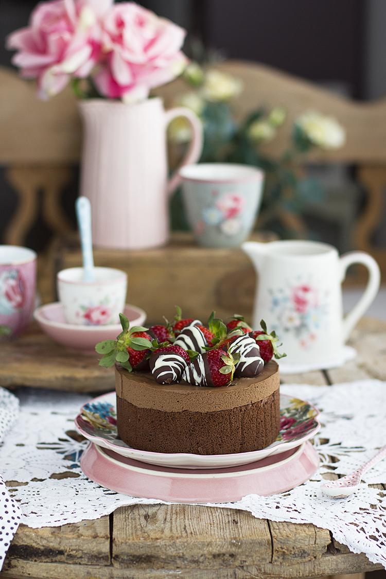 Tarta de Chocolate con 2 ingredientes saludable y sencilla Tarta de Chocolate con 2 ingredientes saludable y sencilla