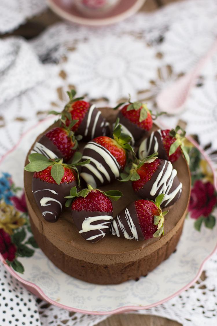 Tarta de Chocolate con 2 ingredientes saludable y sencilla Tarta de Chocolate con 2 ingredientes saludable y sencilla