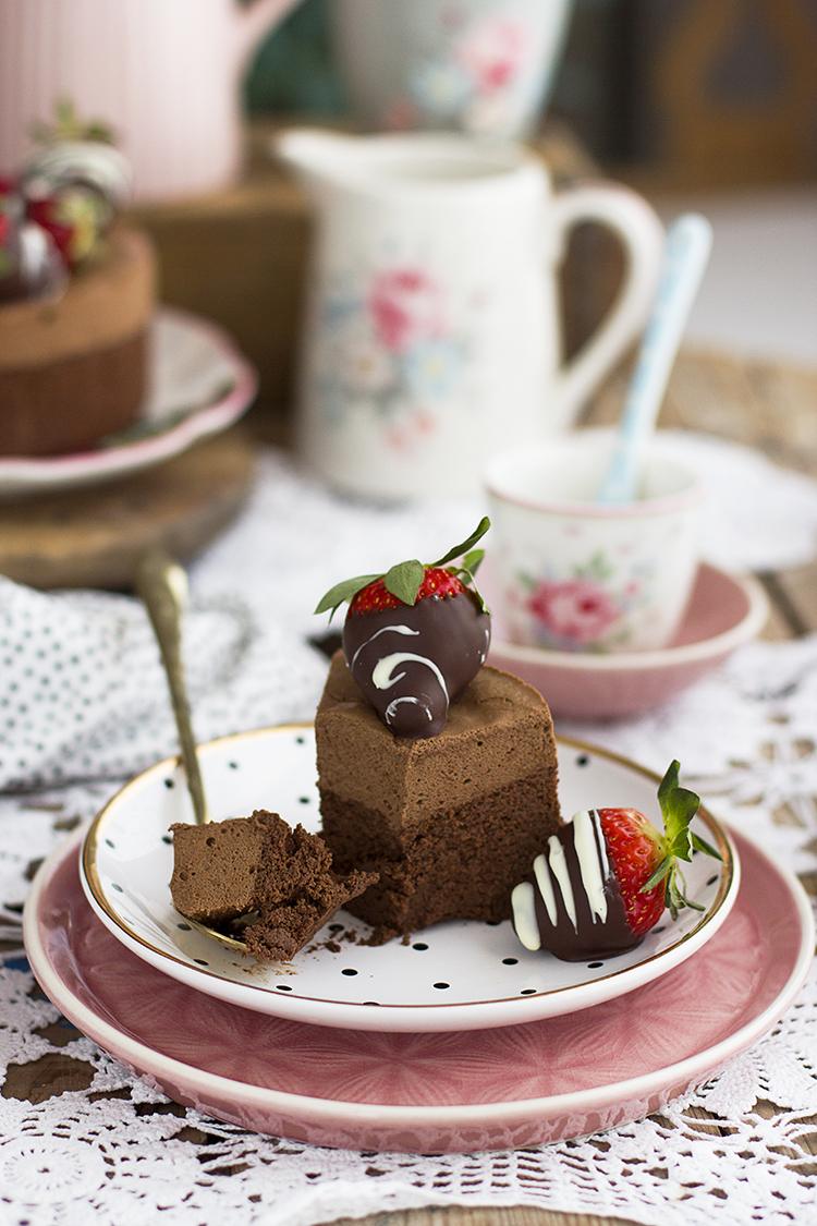 Tarta de Chocolate con 2 ingredientes saludable y sencilla Tarta de Chocolate con 2 ingredientes saludable y sencilla