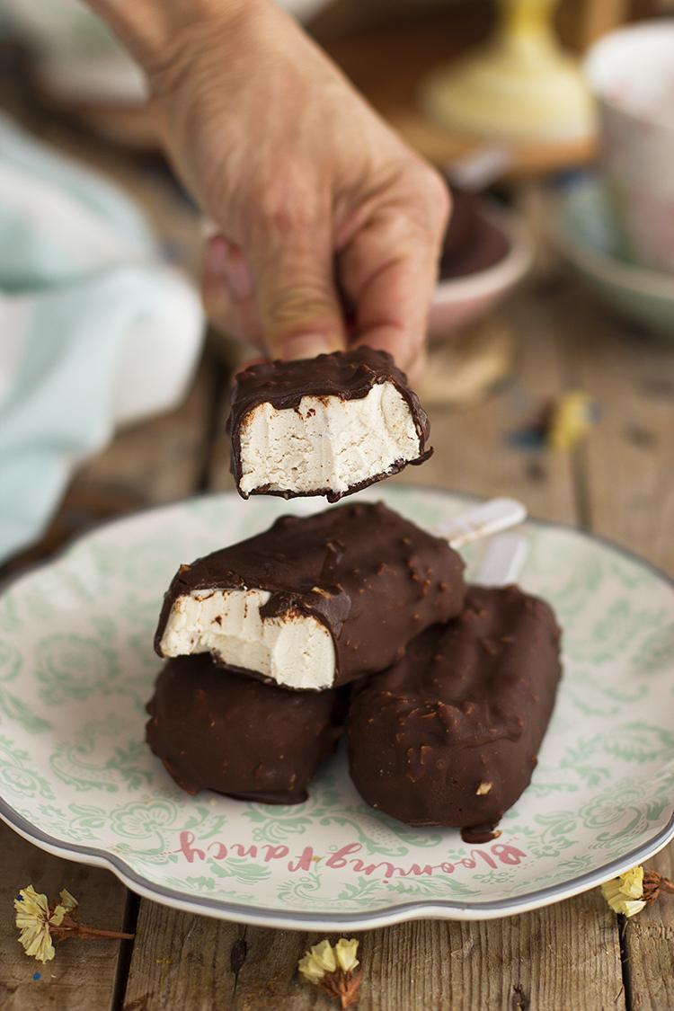 Bombón helado almendrado Saludable Fácil y sencillo de hacer Bombón helado almendrado Saludable Fácil y sencillo de hacer