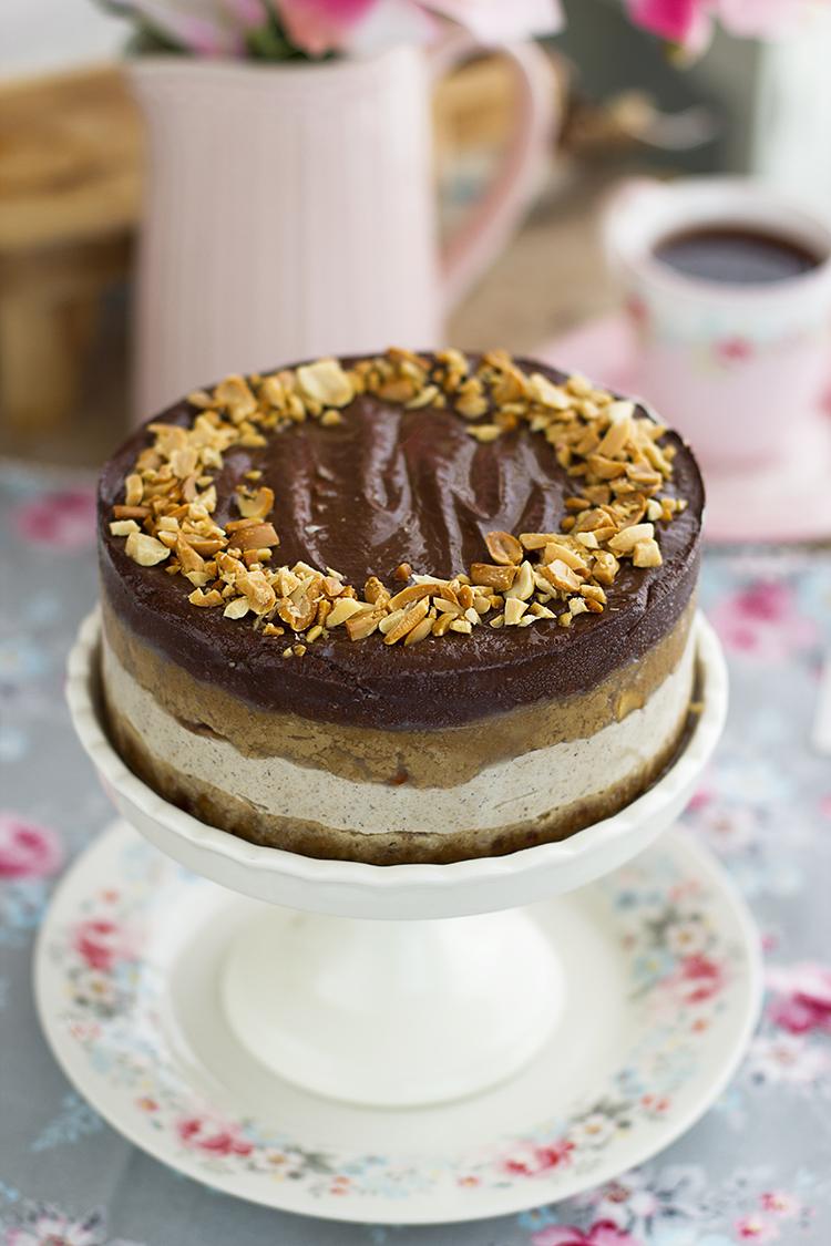 Tarta Snickers Saludable en tan solo 10 minutos ¡Increíble! Tarta Snickers Saludable en tan solo 10 minutos ¡Increíble!