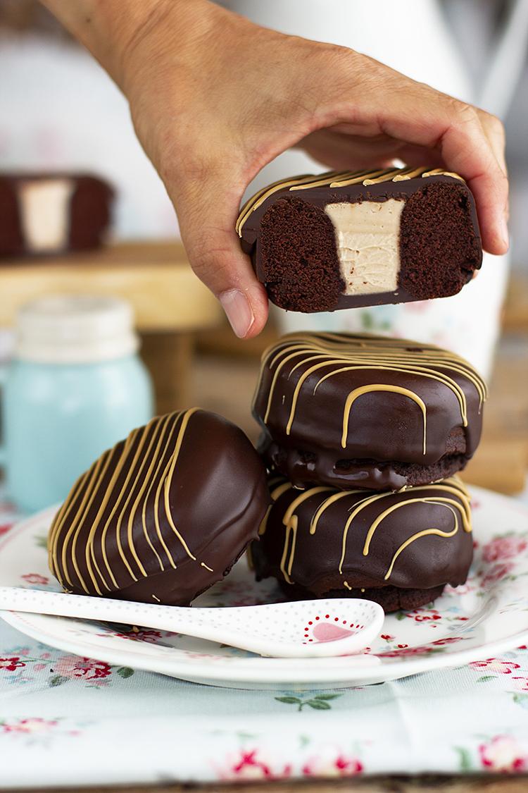 Donuts Bomba Kinder Bueno, la tentación hecha dulce! de locura! Donuts Bomba Kinder Bueno, la tentación hecha dulce! de locura!