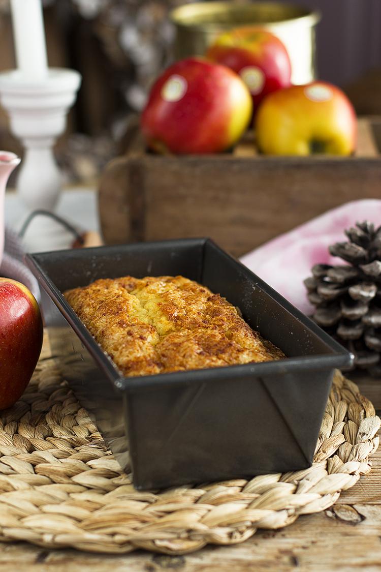 Bizcocho de la abuela con manzana y naranja sin azúcar y saludable Bizcocho de la abuela con manzana y naranja sin azúcar y saludable