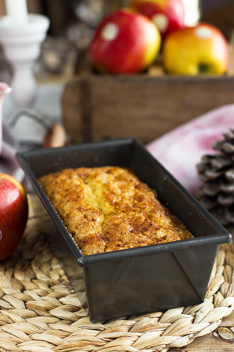 Bizcocho de la abuela con manzana y naranja sin azúcar y saludable Bizcocho de la abuela con manzana y naranja sin azúcar y saludable