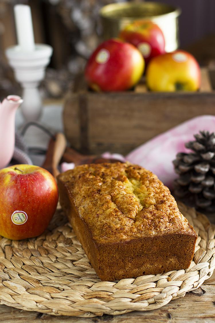 Bizcocho de la abuela con manzana y naranja sin azúcar y saludable Bizcocho de la abuela con manzana y naranja sin azúcar y saludable