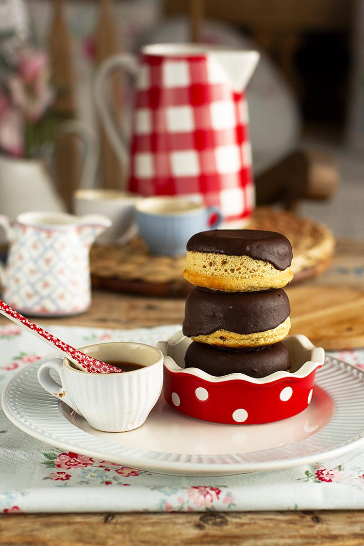Berlinas Boston Cream saludables con crema pastelera y chocolate Berlinas Boston Cream saludables con crema pastelera y chocolate