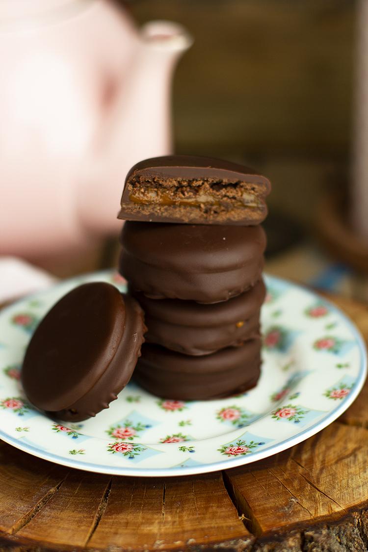 Alfajores de Chocolate la versión chocolateada de un clásico Alfajores de Chocolate la versión chocolateada de un clásico